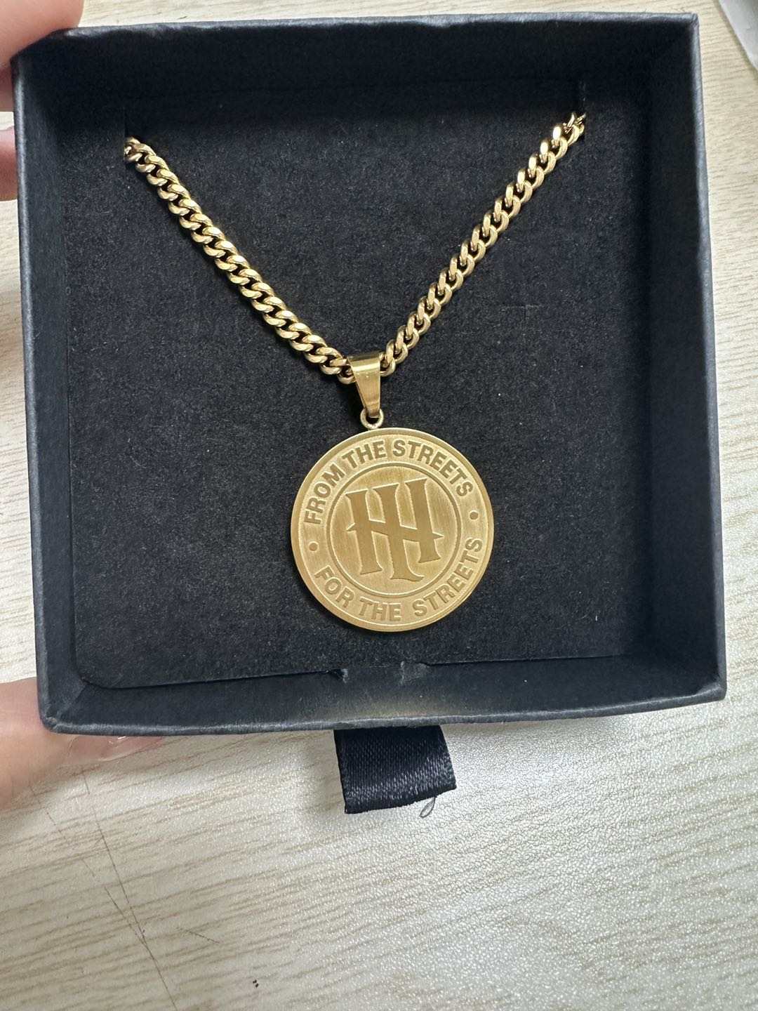 HU Gold Chain & Pendant